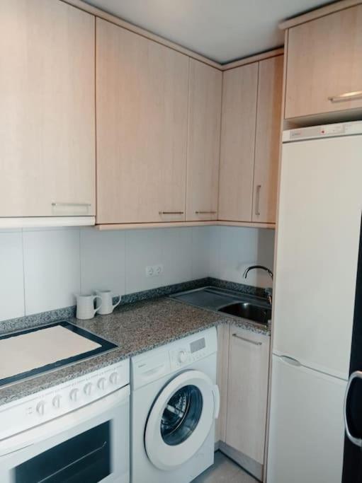 Acogedor Apartamento Con Piscina Y Garaje Lägenhet Huesca Exteriör bild