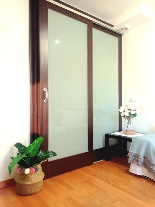 Acogedor Apartamento Con Piscina Y Garaje Lägenhet Huesca Exteriör bild